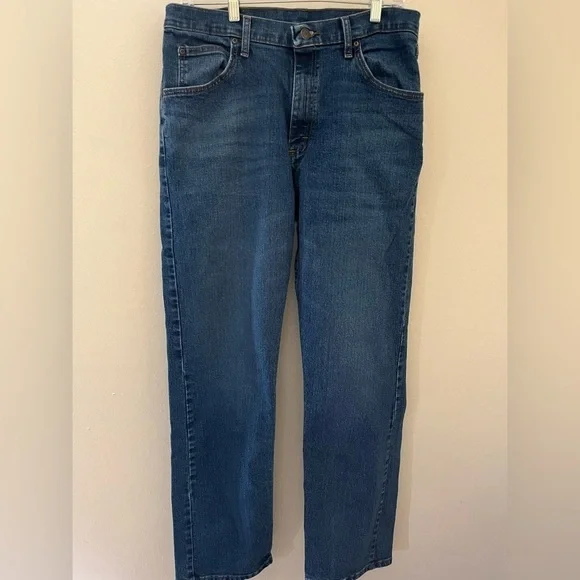 Wrangler Men’s Straight Leg Relaxed Fit Jeans 34X32 - Picture 1 of 4
